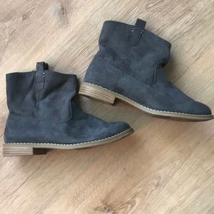 Grey faux sued pull on booties
